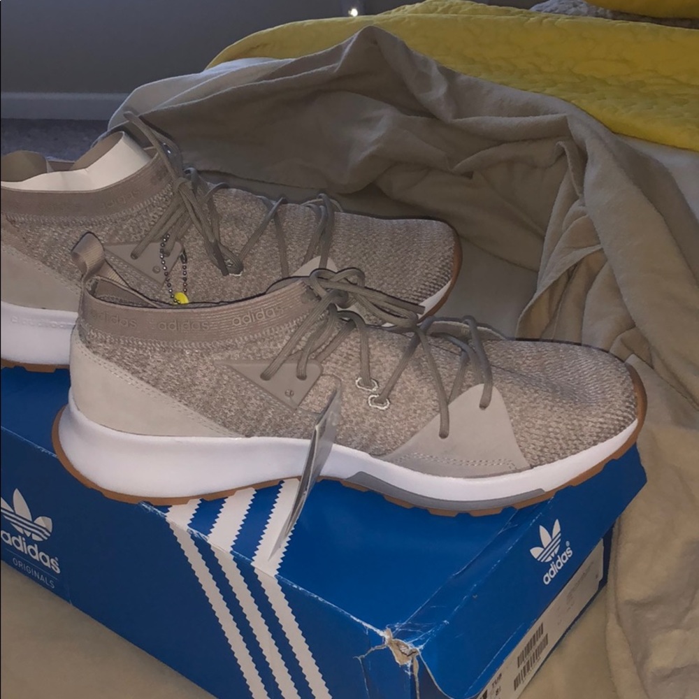 NWT Adidas Quesa running shoes
